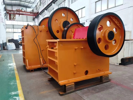 kleiner Felsen des harten Granit-55Kw, der gelbes weißes der Maschinen-PE500*750 zerquetscht