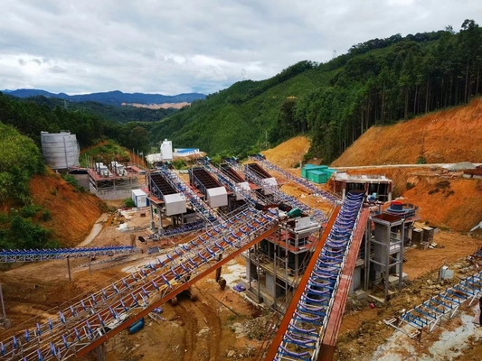 Yk-Reihen-Kreisbewegungs-vibrierender Schirm 45Kw im Steinbruch-Eisen-Grau