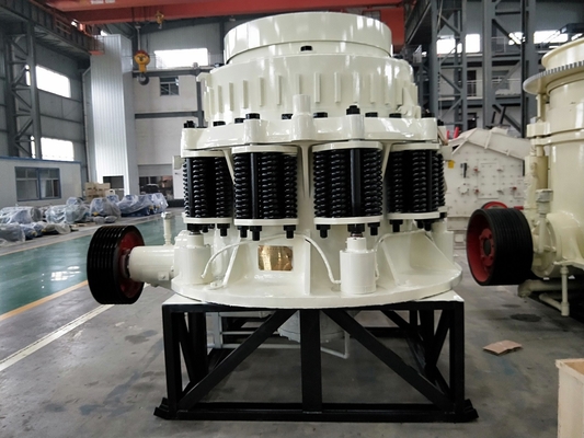 235 mm Symons 5.5 Kegelbrechermaschine 220 kW für die Verarbeitung von Abbruchschutt