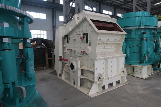 Horizontaler Sekundärsteinbruch der Auswirkungs-Steinbrecher-Maschinen-200Kw PF1315, der Dolomit zerquetscht