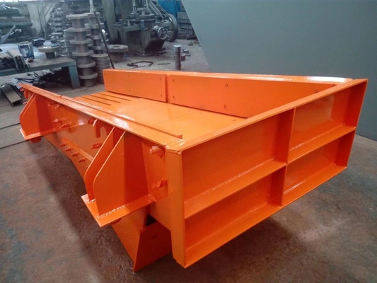 800mm unausgeglichener Bewegungsvibrierende Zufuhr-Maschine 7.5Kw*2 für den Steinbruch, der Linie zerquetscht